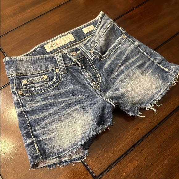 COPY - BKE STELLA CUT-OFF JEAN SHORTS - Picture 2 of 10